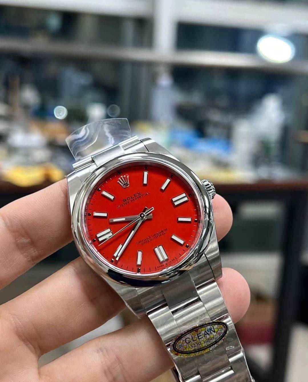 124300 Red Dial – 41mm OP Replica